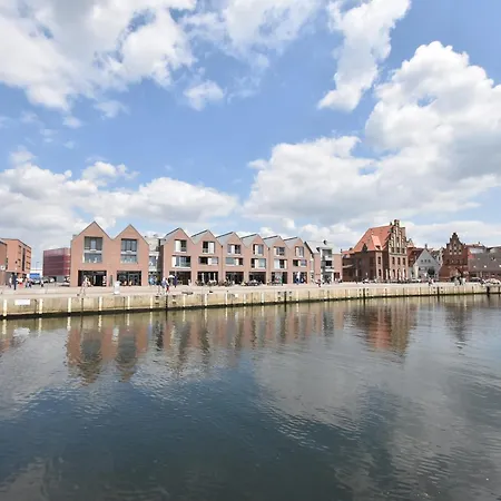 Apartamento Charming Coastal Retreat In Zierow