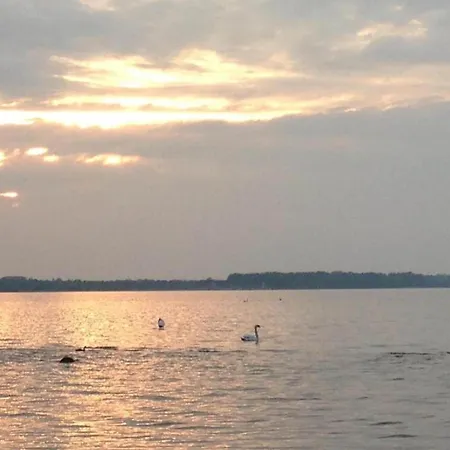 Charming Coastal Retreat In Apartamento Zierow